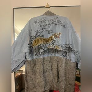 Vintage kimono! Fits oversized.
